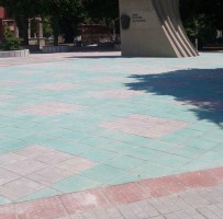 Централен площад Шабла, бетонови цветни плочи, юни 2015
